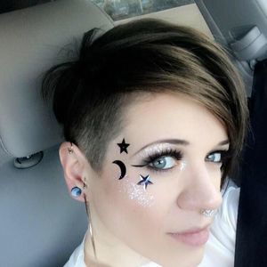 Meet your Posher, Courtney